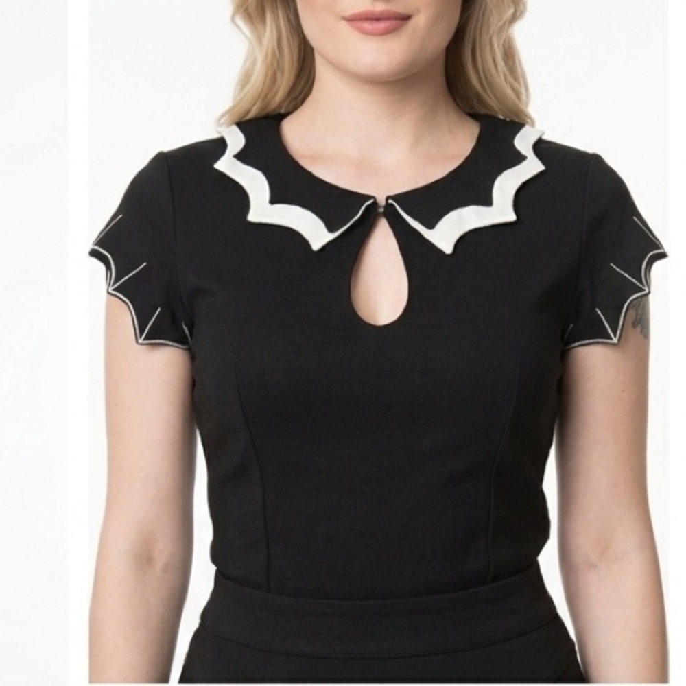 NWT Lost Queen Bat Scalloped Collar Cap-Sleeve